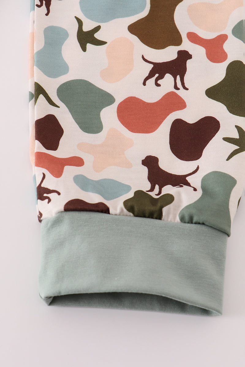 Green hunting print pants set